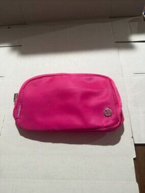 Lululemon Everywhere Belt Bag Hot Pink Fuchsia Adjustable Crossbody Waist Bag